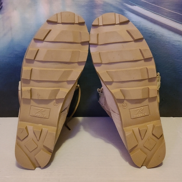 R11 Combat Boots - Picture 4 of 10